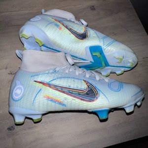 Nike Kids' Mercurial Superfly 8 Pro FG Soccer Cleats
Kids size 2